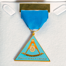 Medalla Condecoración Por su Valor Fraternal