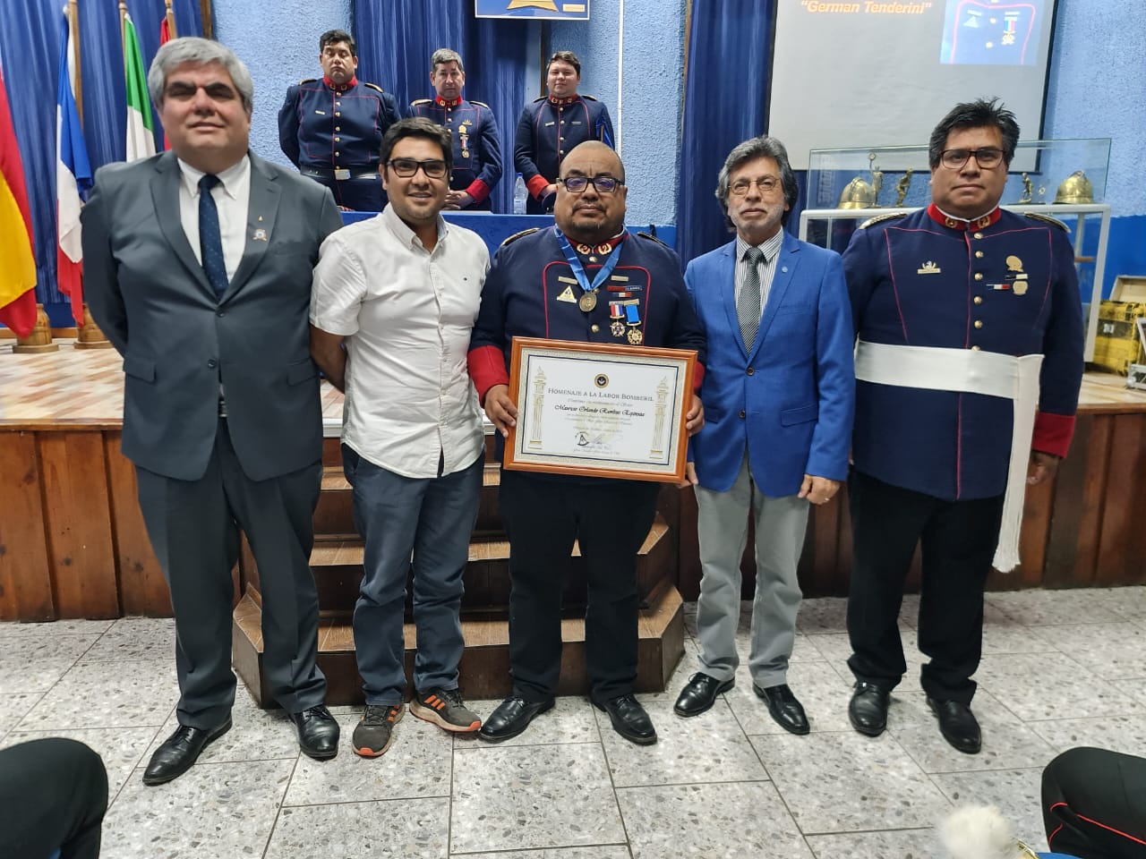 Gran Logia entrega reconocimiento a bombero de San Felipe